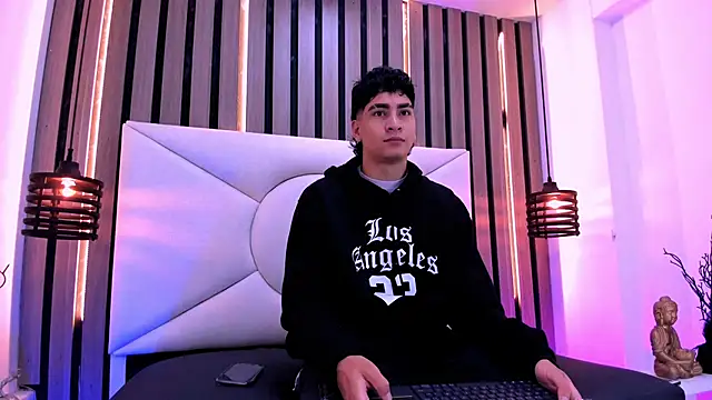 Jhojan twink online show from 22, 10, 2025