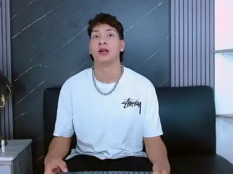 Jhojan twink online show from 2, 4, 2026