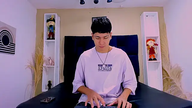 Jhojan twink online show from 15, 10, 2025