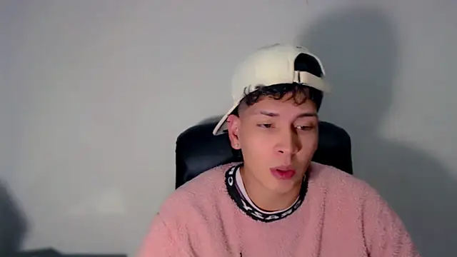 Jhojan twink online show from 23, 3, 2025