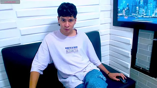 Jhojan twink online show from 15, 11, 2025