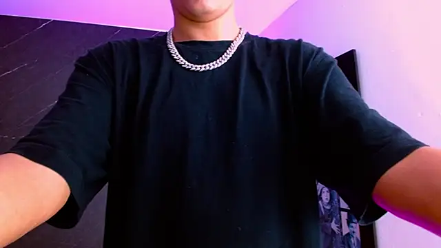 Jhojan twink online show from 17, 4, 2026