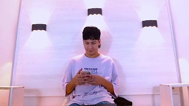 Jhojan twink online show from 1, 12, 2025