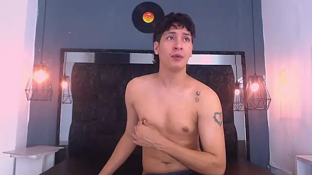 Jhojan twink online show from 7, 3, 2026