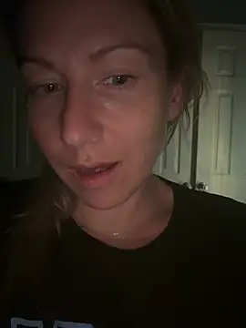 LittleMsMILF online show from 7, 4, 2026