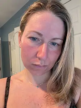 LittleMsMILF online show from 12, 3, 2026