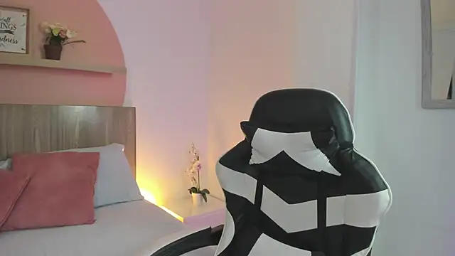 nina blake online show from 7, 10, 2025