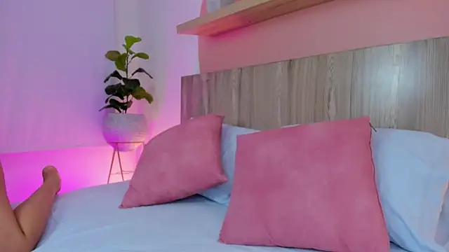 nina blake online show from 8, 11, 2025