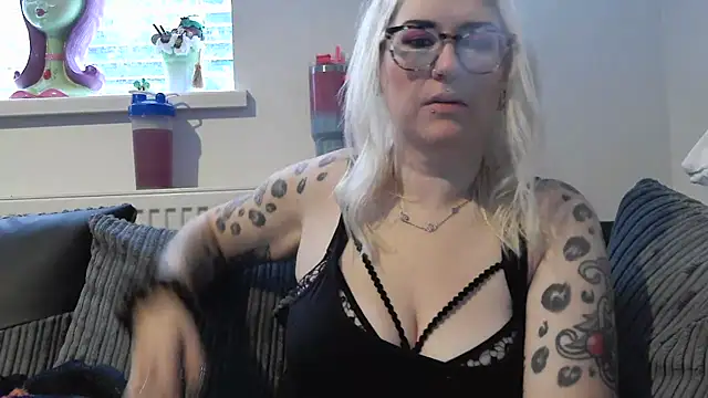 Sizzling Indie36 online show from 8, 11, 2025