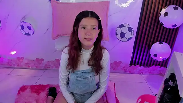 Sophie joyy online show from 18, 6, 2026
