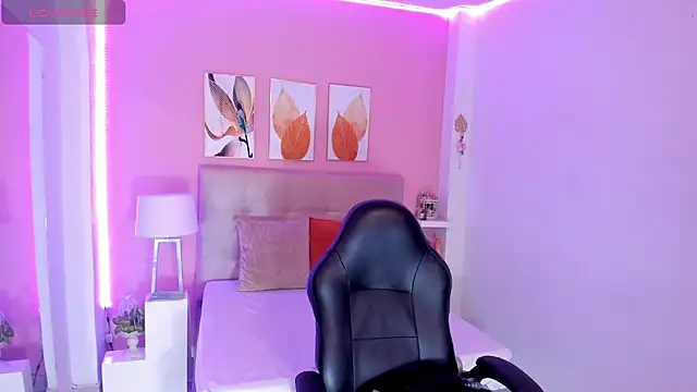 Molly h0t online show from 9, 4, 2026