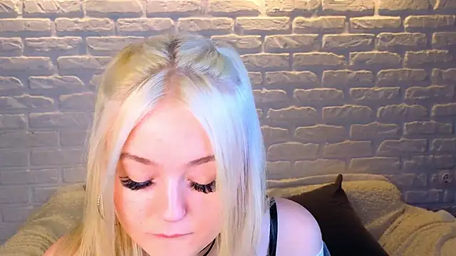 Snapshot of minigirl chatting on 21, 3, 2025 minigirl online show from 21, 3, 2025