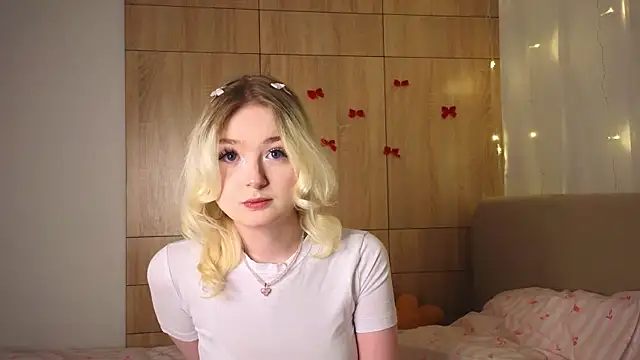 Snapshot of minigirl chatting on 15, 2, 2026 minigirl online show from 15, 2, 2026