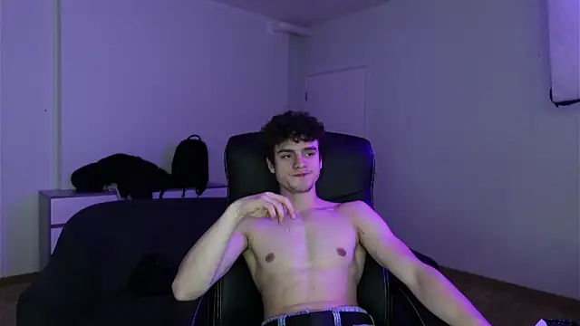 Snapshot of Brad_Holloway chatting on 21, 12, 2025 Brad Holloway online show from 21, 12, 2025