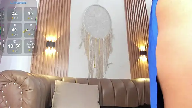 Layla arabelle online show from 25, 9, 2025