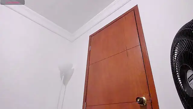 Layla arabelle online show from 27, 9, 2025