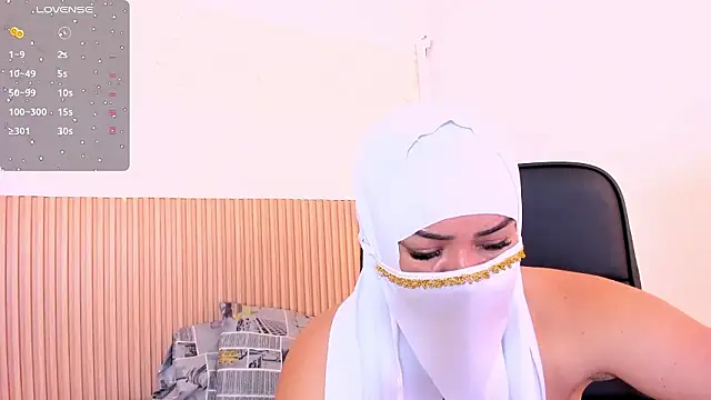 Layla arabelle online show from 18, 3, 2026