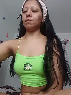 Snapshot of Emilybutterfly1 chatting on 5, 11, 2025 Emilybutterfly1 online show from 5, 11, 2025