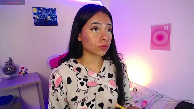 Snapshot of Emilybutterfly1 chatting on 27, 9, 2025 Emilybutterfly1 online show from 27, 9, 2025