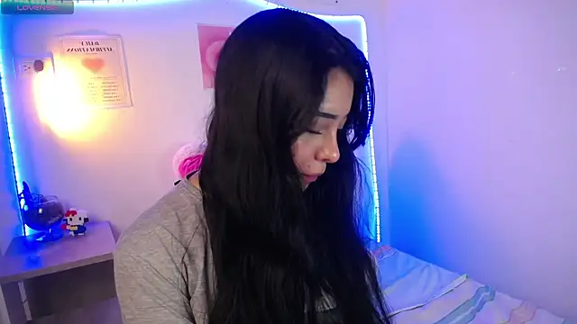 Snapshot of Emilybutterfly1 chatting on 10, 10, 2025 Emilybutterfly1 online show from 10, 10, 2025