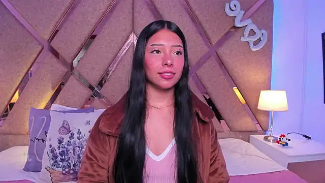 Snapshot of Emilybutterfly1 chatting on 19, 3, 2025 Emilybutterfly1 online show from 19, 3, 2025