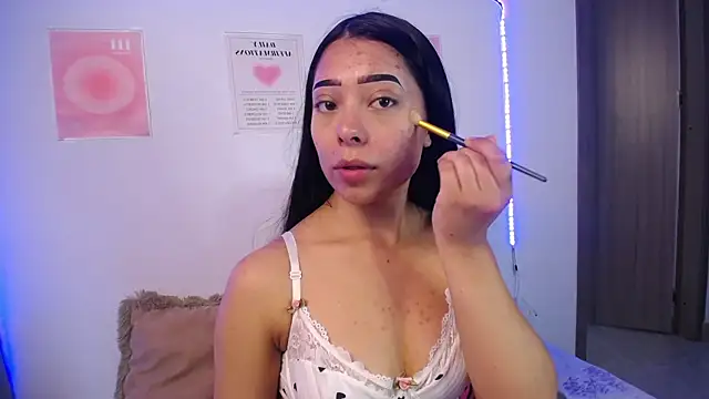 Snapshot of Emilybutterfly1 chatting on 29, 11, 2025 Emilybutterfly1 online show from 29, 11, 2025