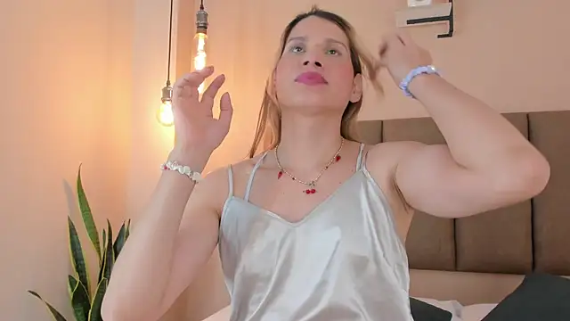 Snapshot of honeygray02 chatting on 15, 10, 2025 honeygray02 online show from 15, 10, 2025