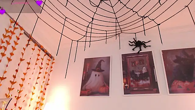 Valen ross  online show from 4, 10, 2025