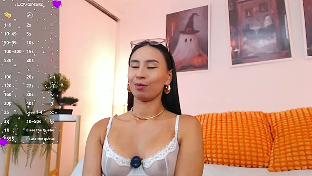 Valen ross  online show from 14, 11, 2025