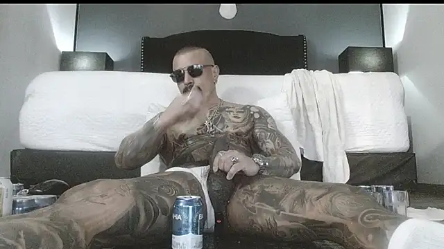 Snapshot of danilog515 chatting on 11, 10, 2025 danilog515 online show from 11, 10, 2025