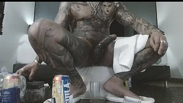 Snapshot of danilog515 chatting on 18, 11, 2025 danilog515 online show from 18, 11, 2025