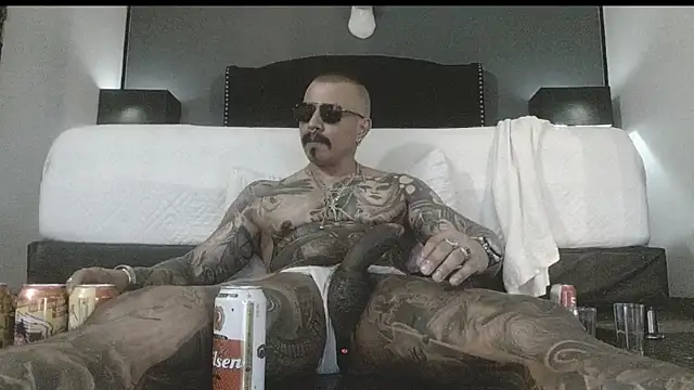 Snapshot of danilog515 chatting on 29, 10, 2025 danilog515 online show from 29, 10, 2025