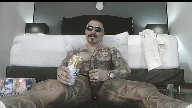 Snapshot of danilog515 chatting on 14, 11, 2025 danilog515 online show from 14, 11, 2025