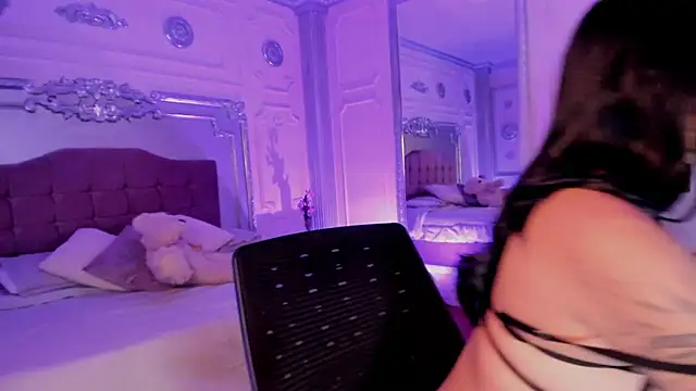 KatianPierce online show from 4, 12, 2025