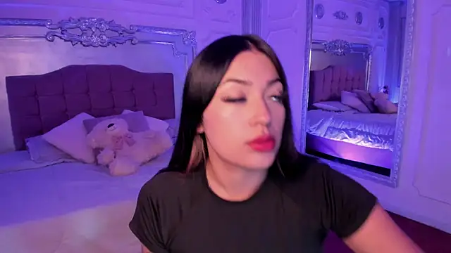 KatianPierce online show from 26, 11, 2025