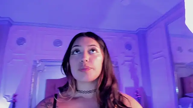 KatianPierce online show from 12, 11, 2025