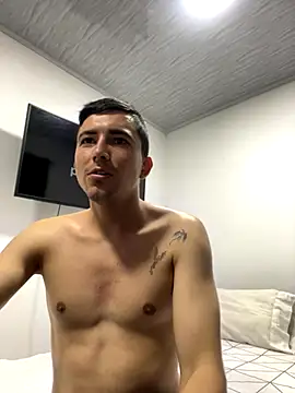 pareja curiosa19 online show from 2, 11, 2025