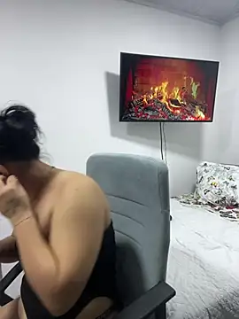 pareja curiosa19 online show from 10, 2, 2026