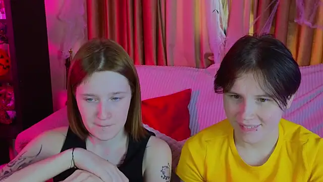 Snapshot of Tara_Lawson chatting on 31, 10, 2025 Tara Lawson online show from 31, 10, 2025