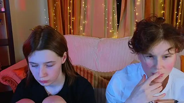 Snapshot of Tara_Lawson chatting on 22, 12, 2025 Tara Lawson online show from 22, 12, 2025