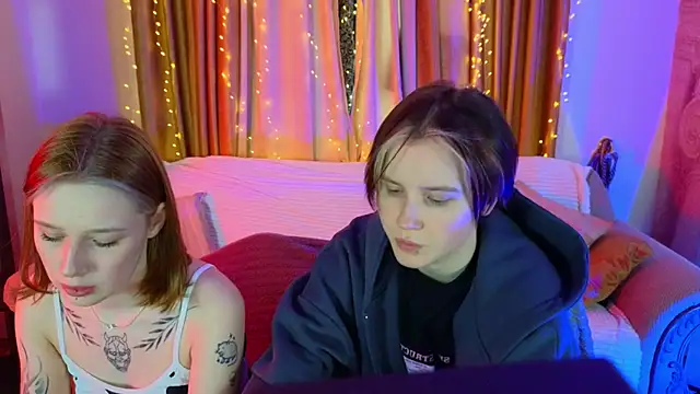 Snapshot of Tara_Lawson chatting on 15, 12, 2025 Tara Lawson online show from 15, 12, 2025