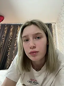 Snapshot of Tara_Lawson chatting on 22, 2, 2026 Tara Lawson online show from 22, 2, 2026