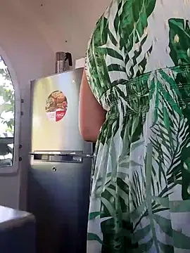 Snapshot of emiliemilf chatting on 1, 3, 2026 emiliemilf online show from 1, 3, 2026