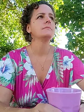 Snapshot of emiliemilf chatting on 21, 4, 2026 emiliemilf online show from 21, 4, 2026