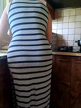 Snapshot of emiliemilf chatting on 2, 3, 2026 emiliemilf online show from 2, 3, 2026