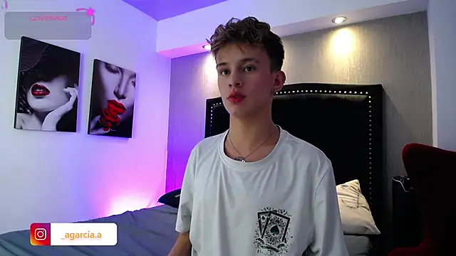 LiamWildx20 online show from 12, 2, 2026