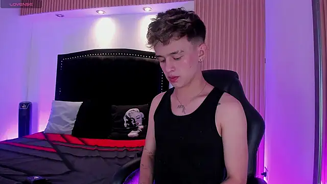 LiamWildx20 online show from 25, 4, 2026
