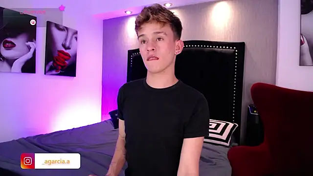 LiamWildx20 online show from 11, 2, 2026