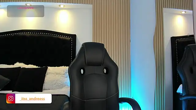 Snapshot of LiamWildx20 chatting on 9, 7, 2026 LiamWildx20 online show from 9, 7, 2026