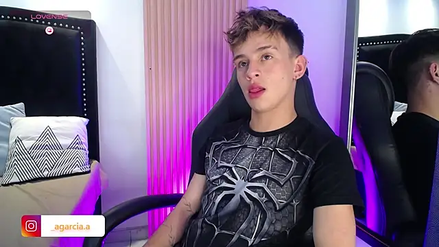 LiamWildx20 online show from 15, 4, 2026